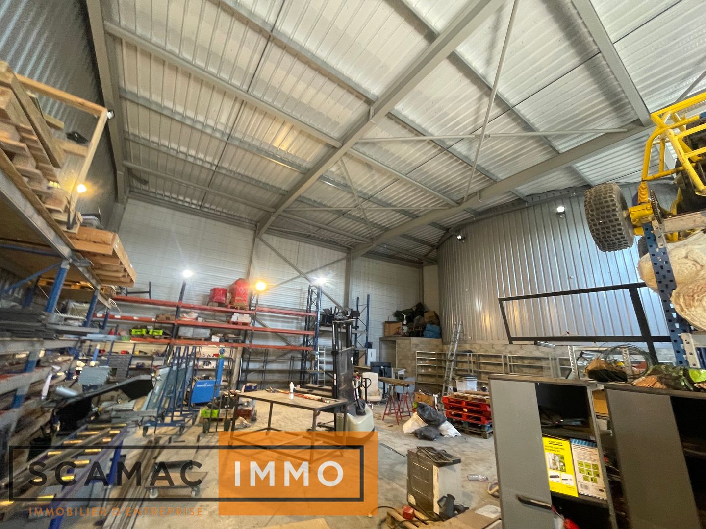 local d'activités de 280m², Saint-Pierre-du-Perray (Essonne)