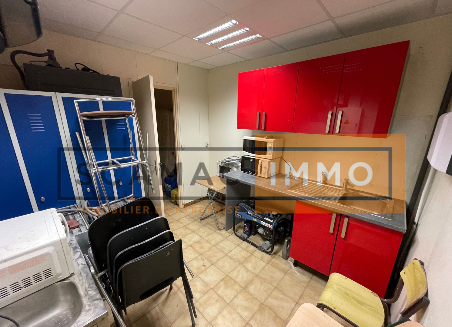 local d'activités de 300m², Neuilly-Plaisance (Seine-Saint-Denis)