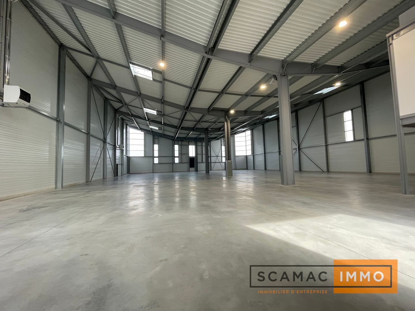 entrepôt de 1 832m², Limeil-Brévannes (Val-de-Marne)