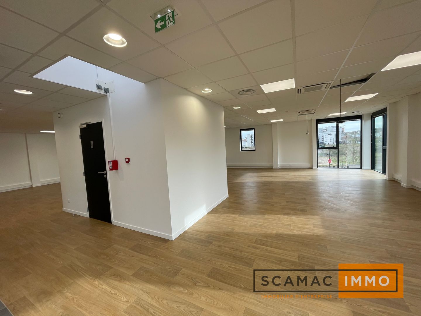 entrepôt de 1 832m², Limeil-Brévannes (Val-de-Marne)