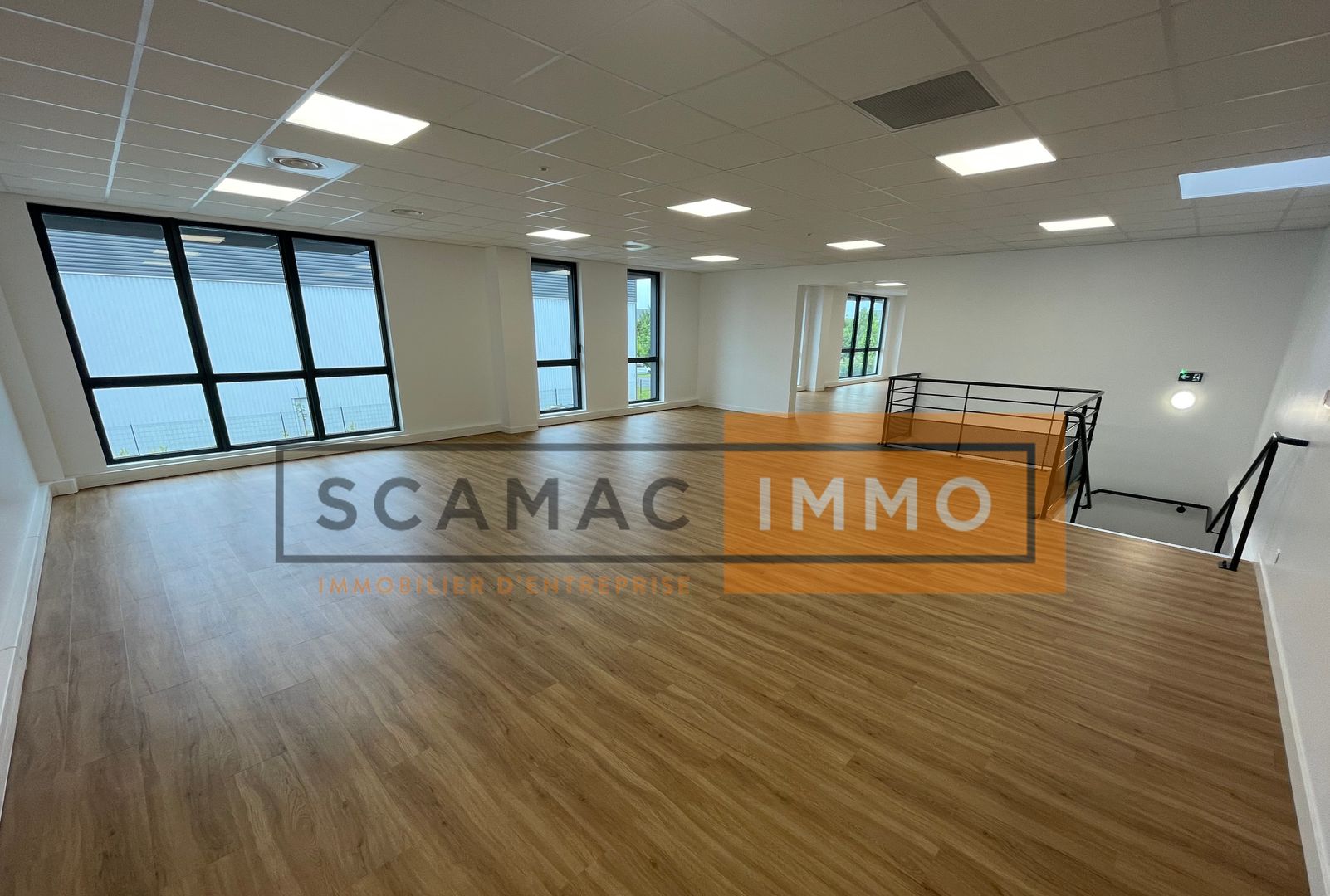 local d'activités de 662m², Ferrières-en-Brie (Seine-et-Marne)