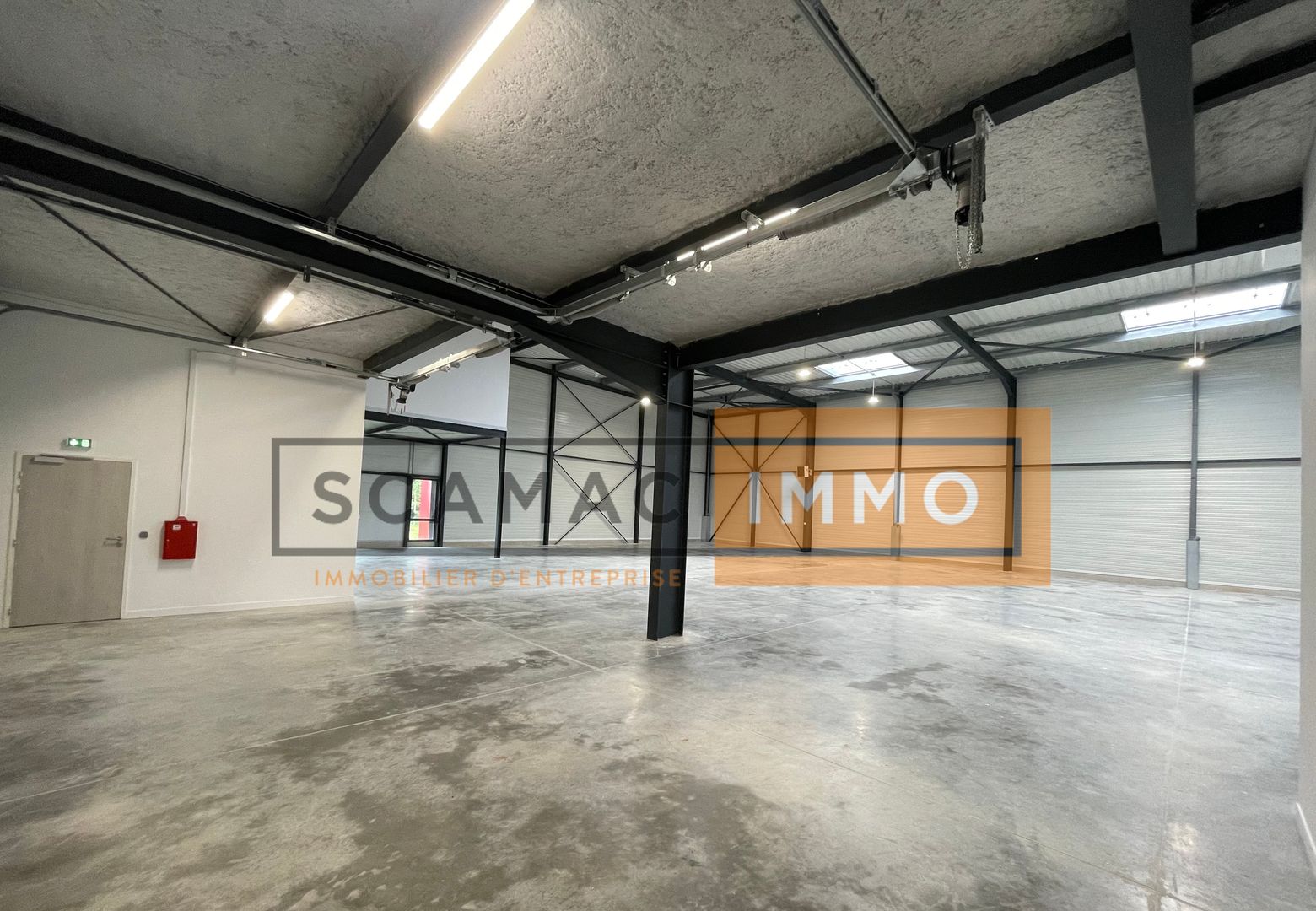 local d'activités de 662m², Ferrières-en-Brie (Seine-et-Marne)