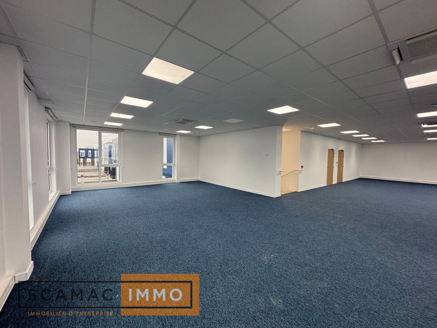 local d'activités de 828m², Moissy-Cramayel (Seine-et-Marne)