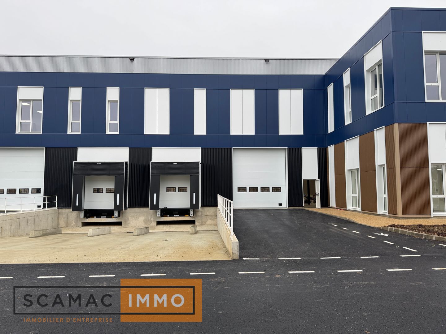 local d'activités de 842m², Moissy-Cramayel (Seine-et-Marne)
