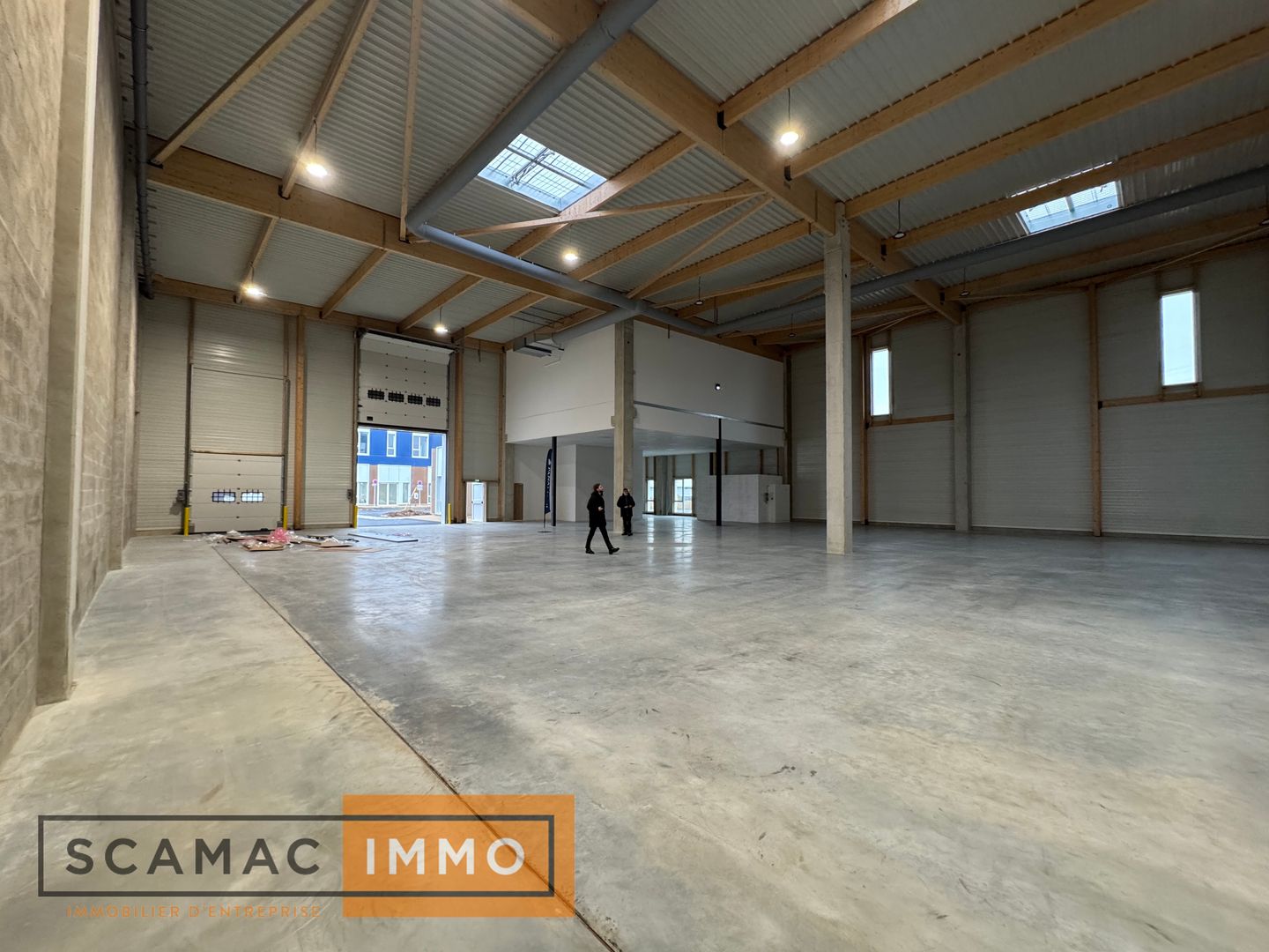 local d'activités de 842m², Moissy-Cramayel (Seine-et-Marne)