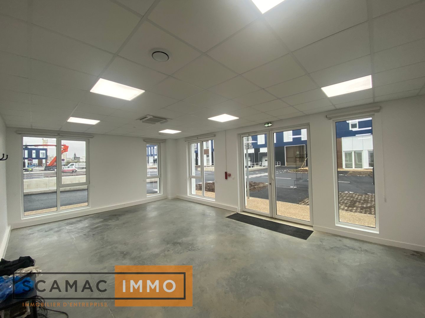 local d'activités de 842m², Moissy-Cramayel (Seine-et-Marne)