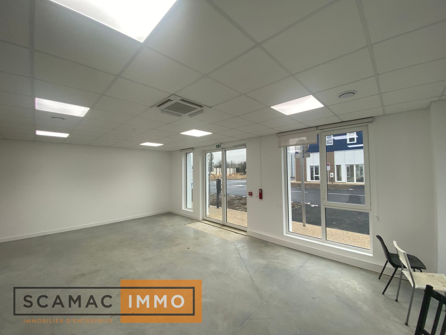 local d'activités de 842m², Moissy-Cramayel (Seine-et-Marne)