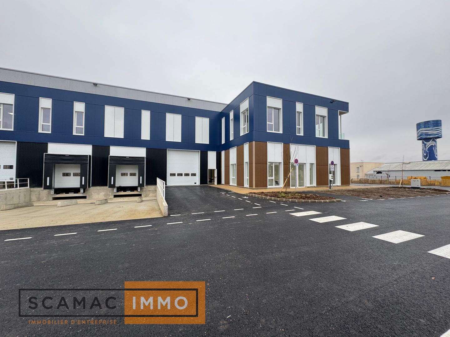 local d'activités de 2&nbsp;978m², Moissy-Cramayel (Seine-et-Marne)