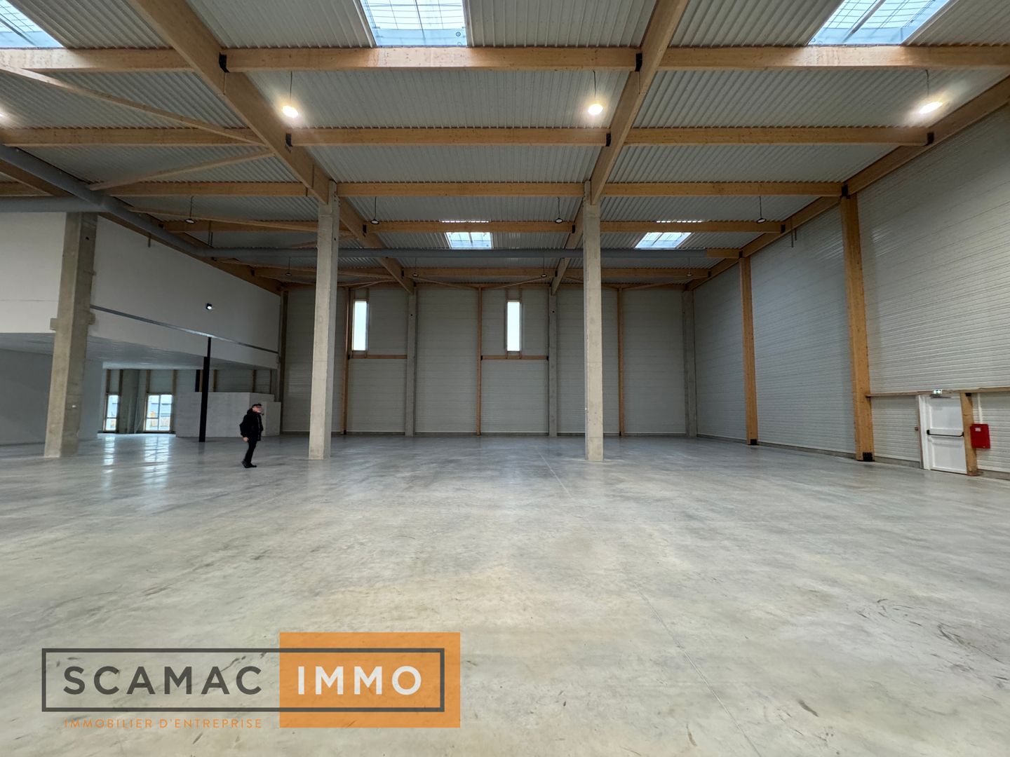 local d'activités de 2&nbsp;978m², Moissy-Cramayel (Seine-et-Marne)