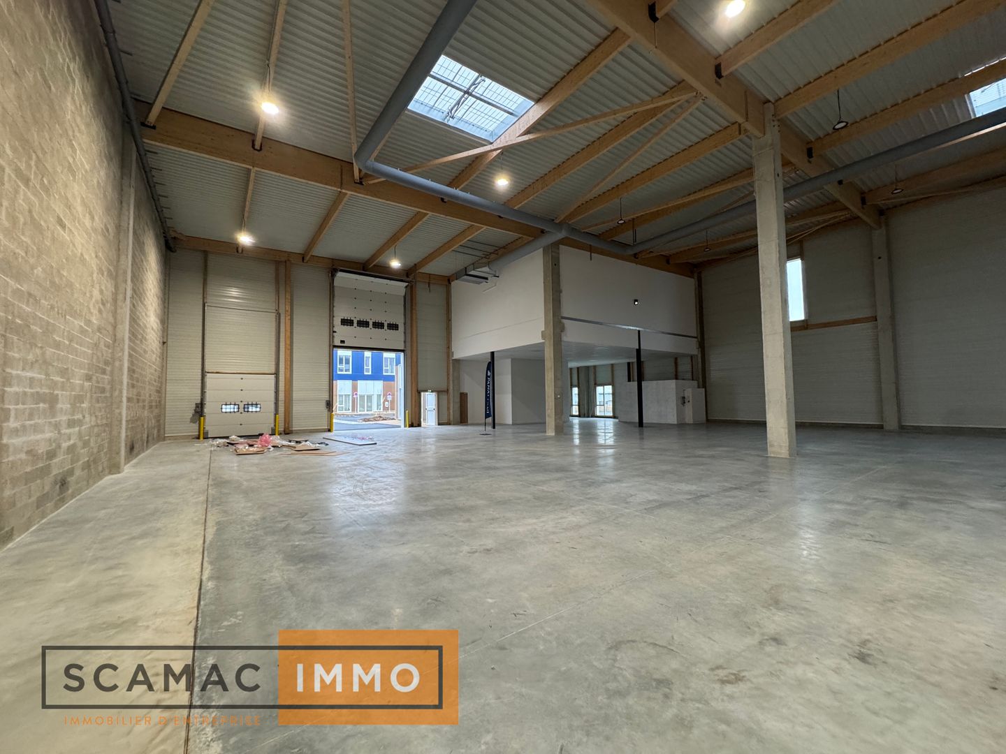 local d'activités de 2&nbsp;978m², Moissy-Cramayel (Seine-et-Marne)