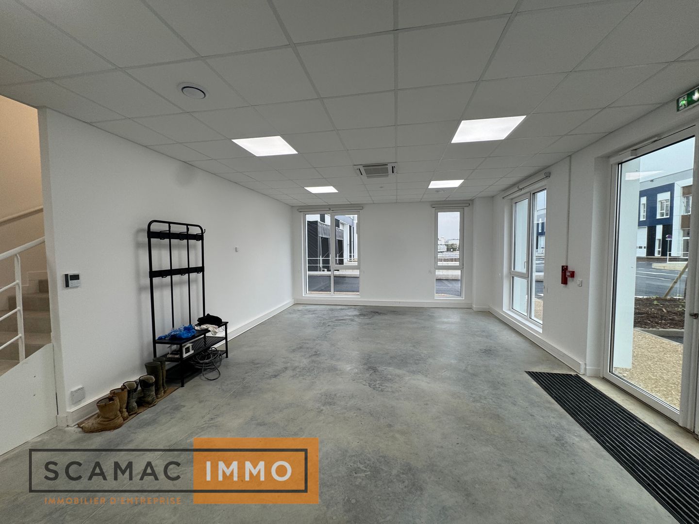 local d'activités de 2&nbsp;978m², Moissy-Cramayel (Seine-et-Marne)