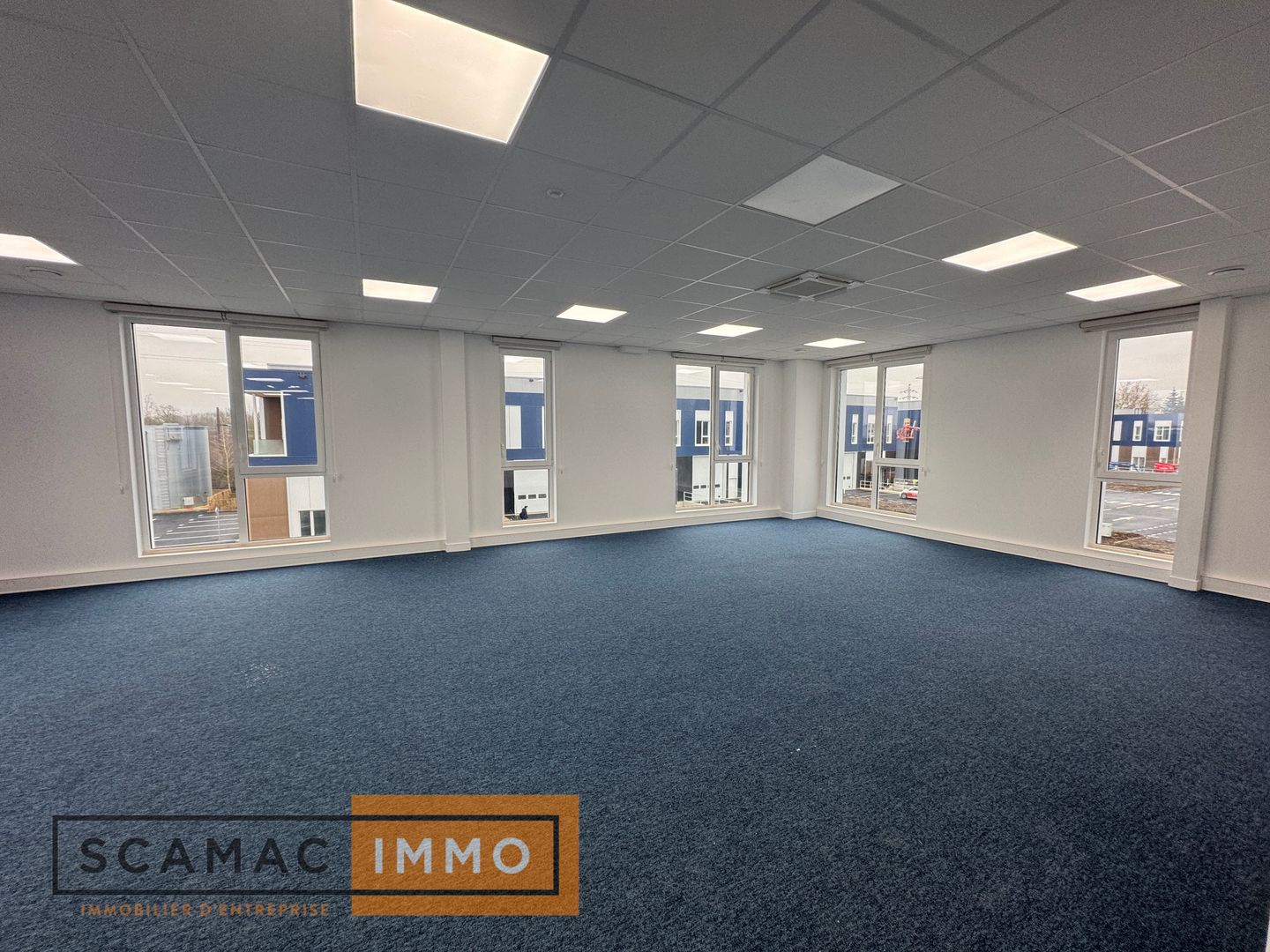 local d'activités de 2&nbsp;978m², Moissy-Cramayel (Seine-et-Marne)
