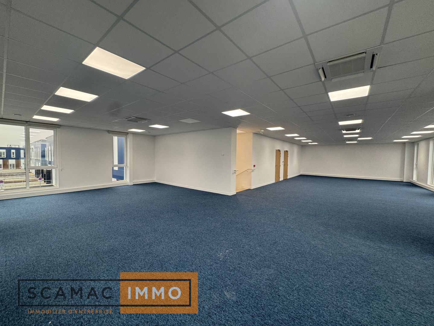 local d'activités de 1&nbsp;318m², Moissy-Cramayel (Seine-et-Marne)