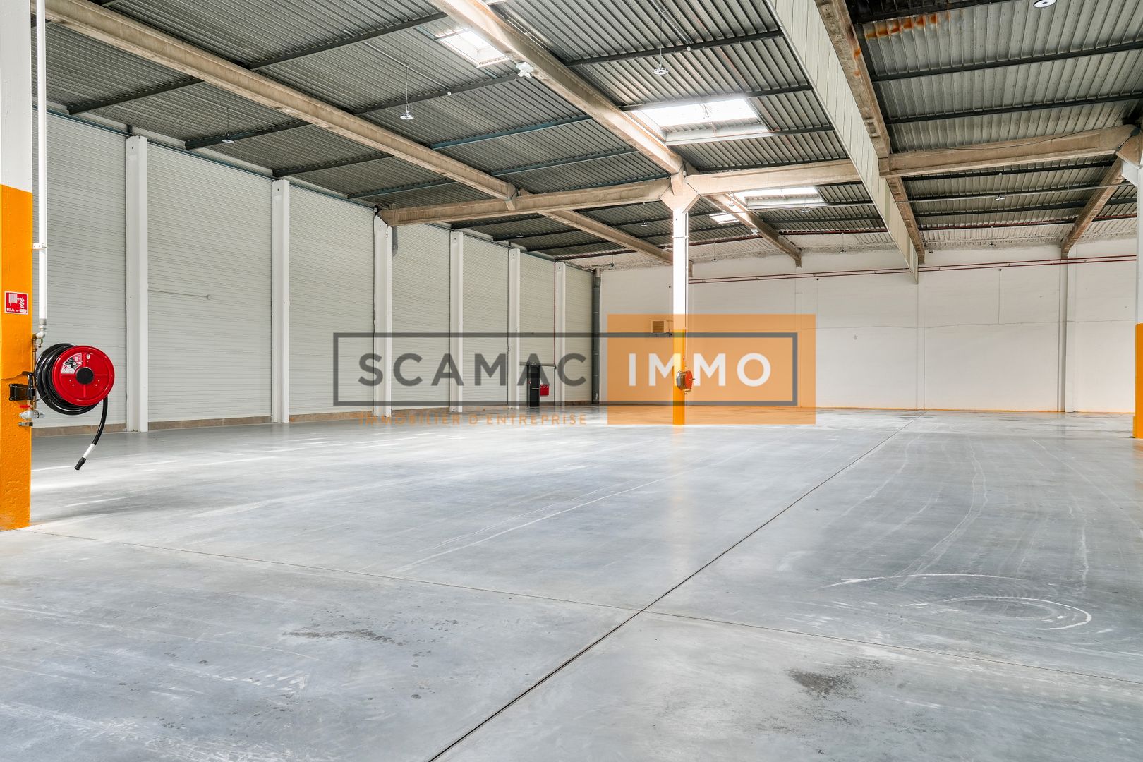 entrepôt de 2 747m², Trappes (Yvelines)