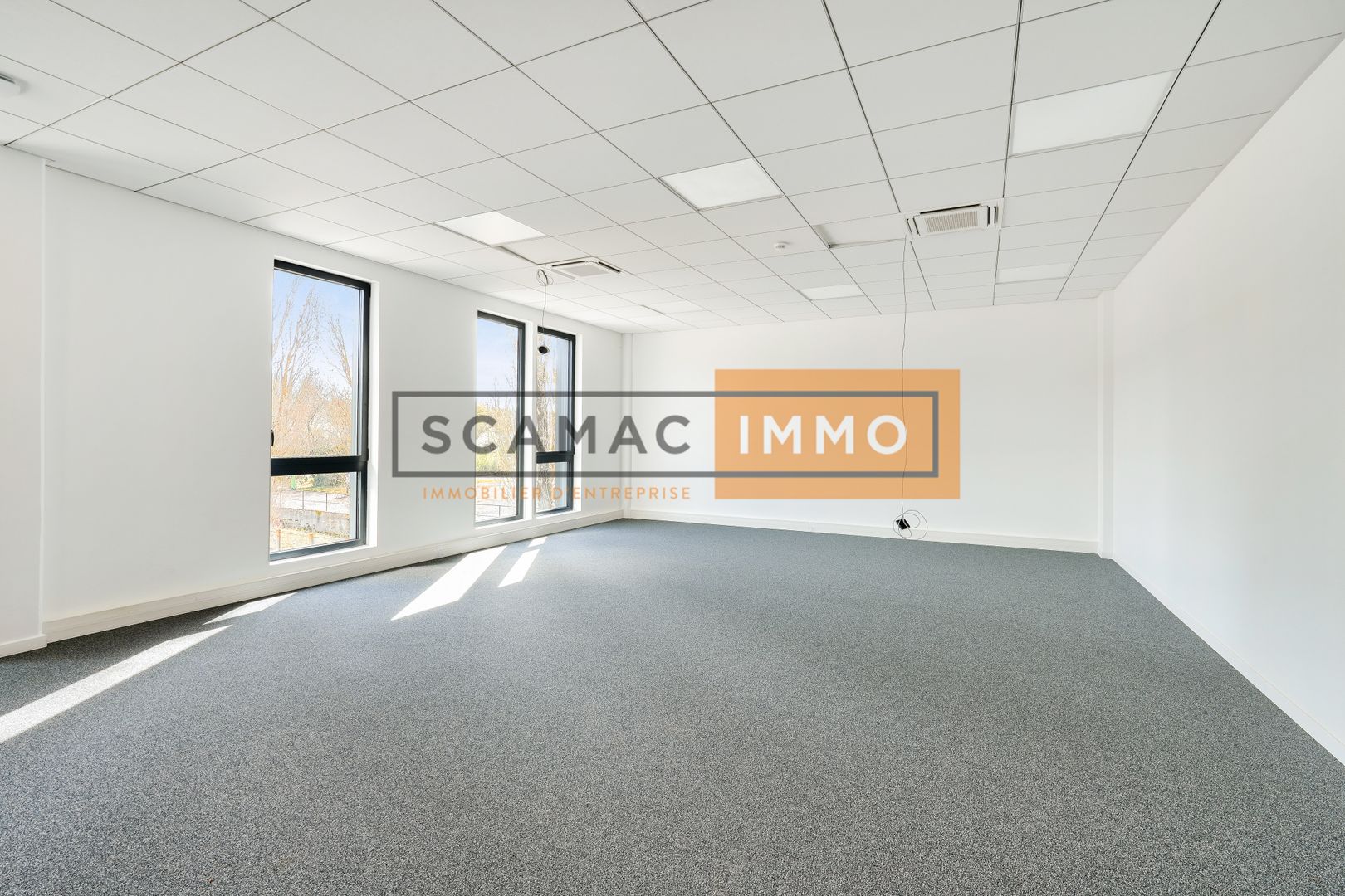 entrepôt de 2 747m², Trappes (Yvelines)