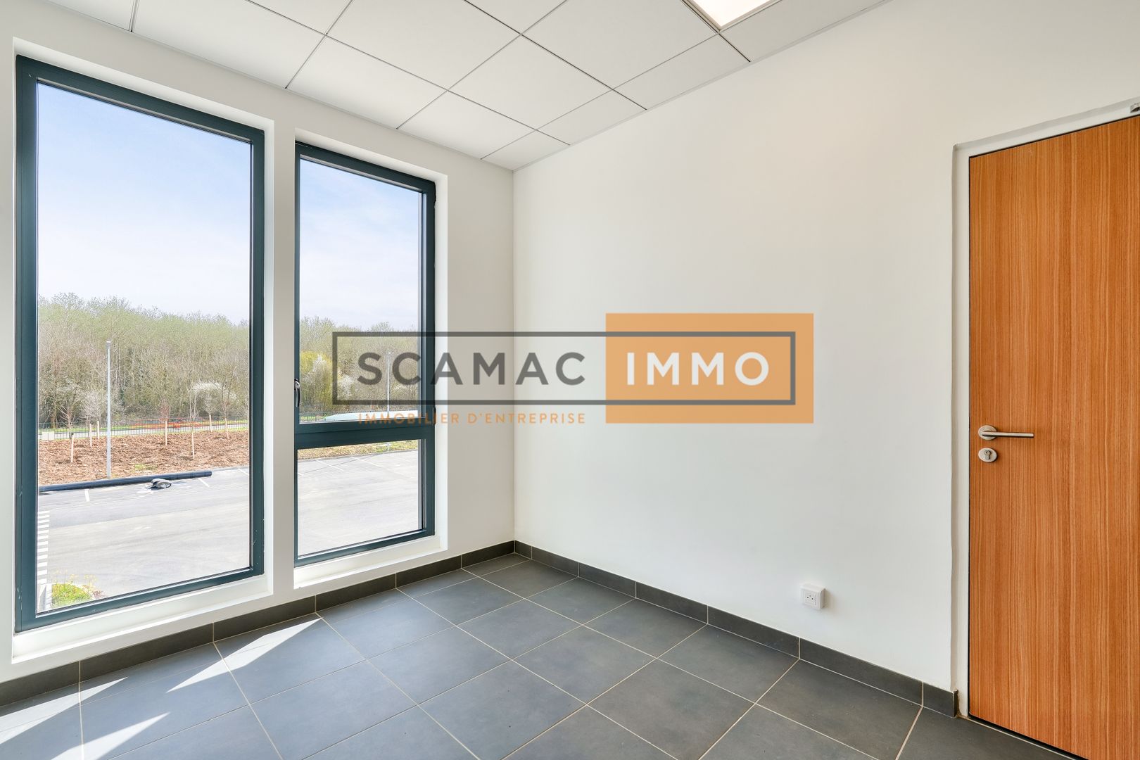 entrepôt de 2 747m², Trappes (Yvelines)