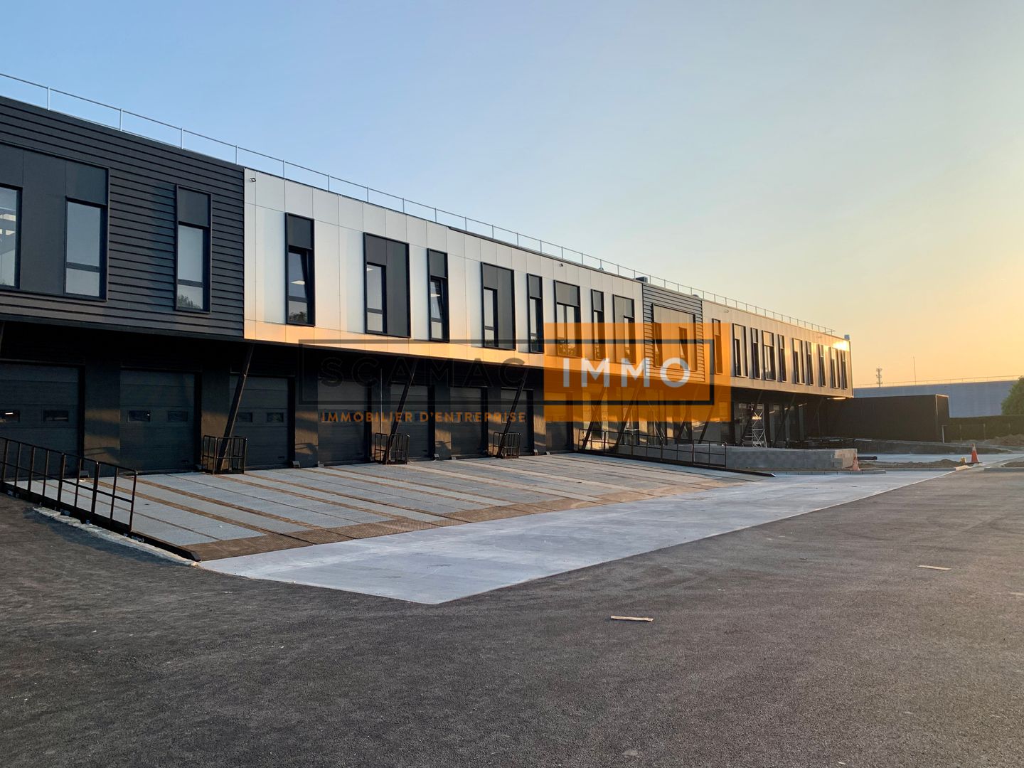 entrepôt de 2 747m², Trappes (Yvelines)