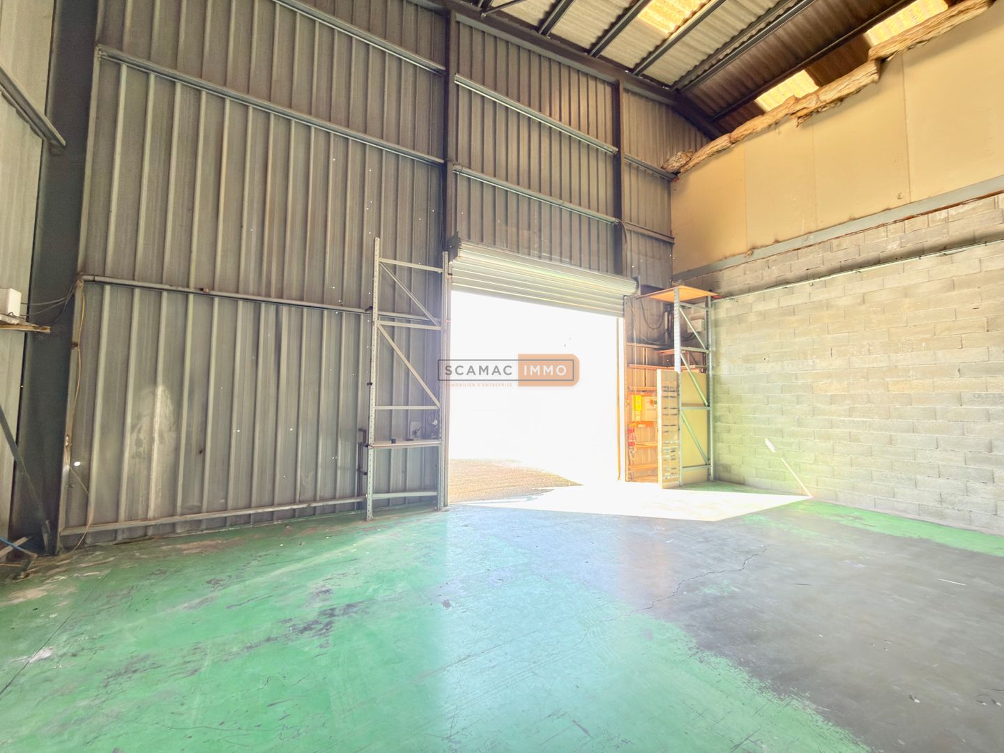 local d'activités de 320m², Le Muy (Var)