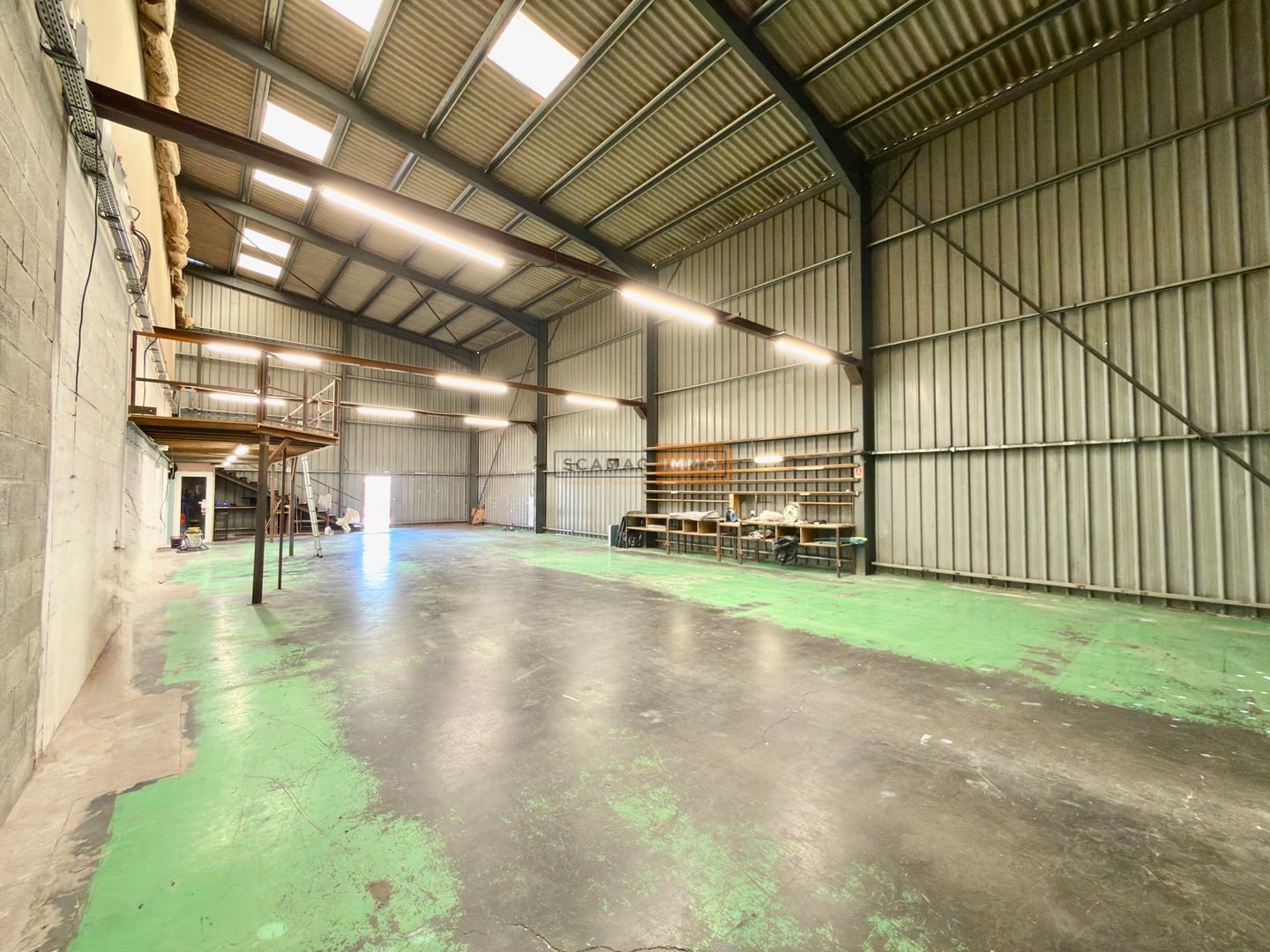 local d'activités de 320m², Le Muy (Var)