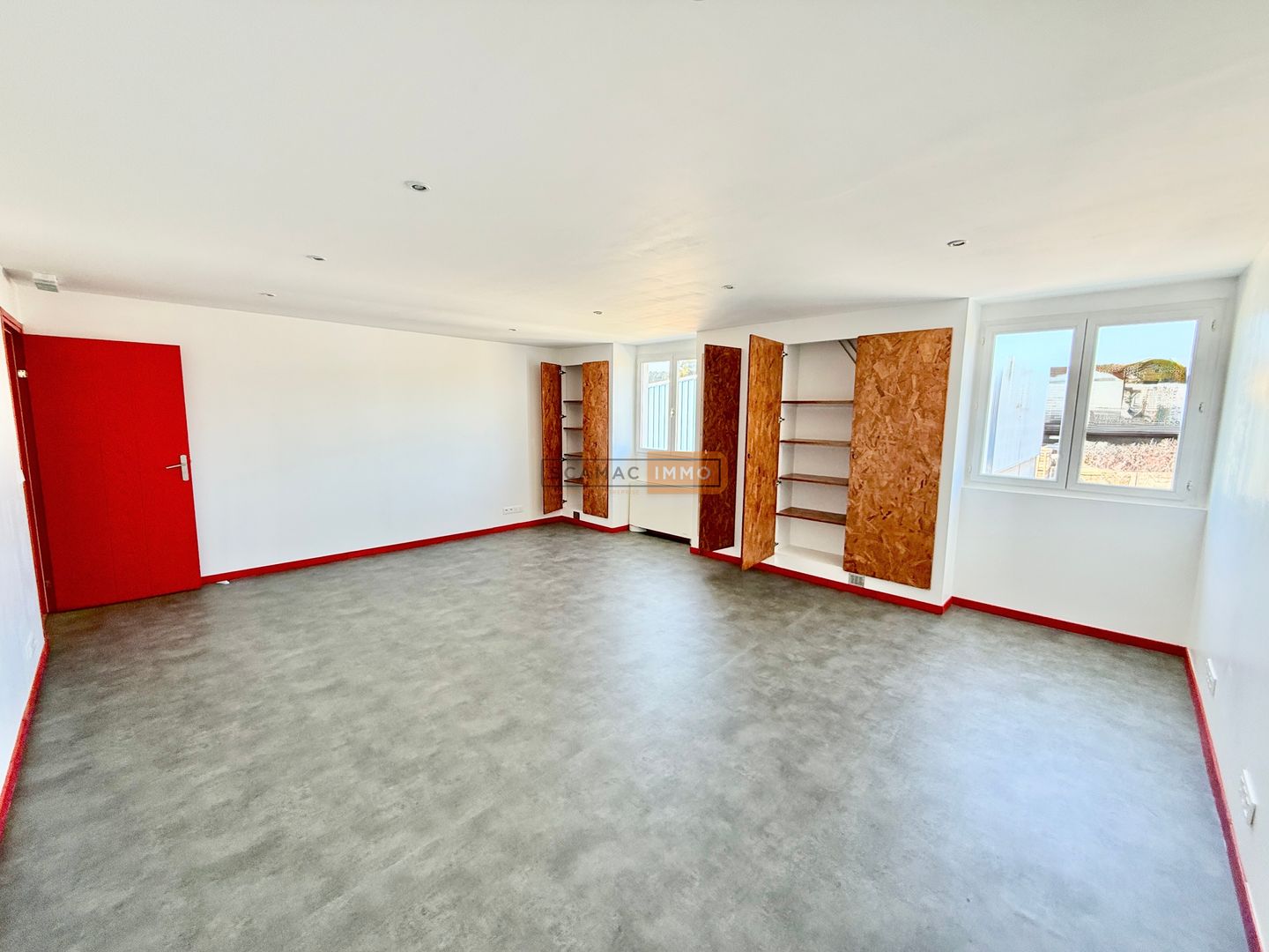 local d'activités de 60m², Le Muy (Var)