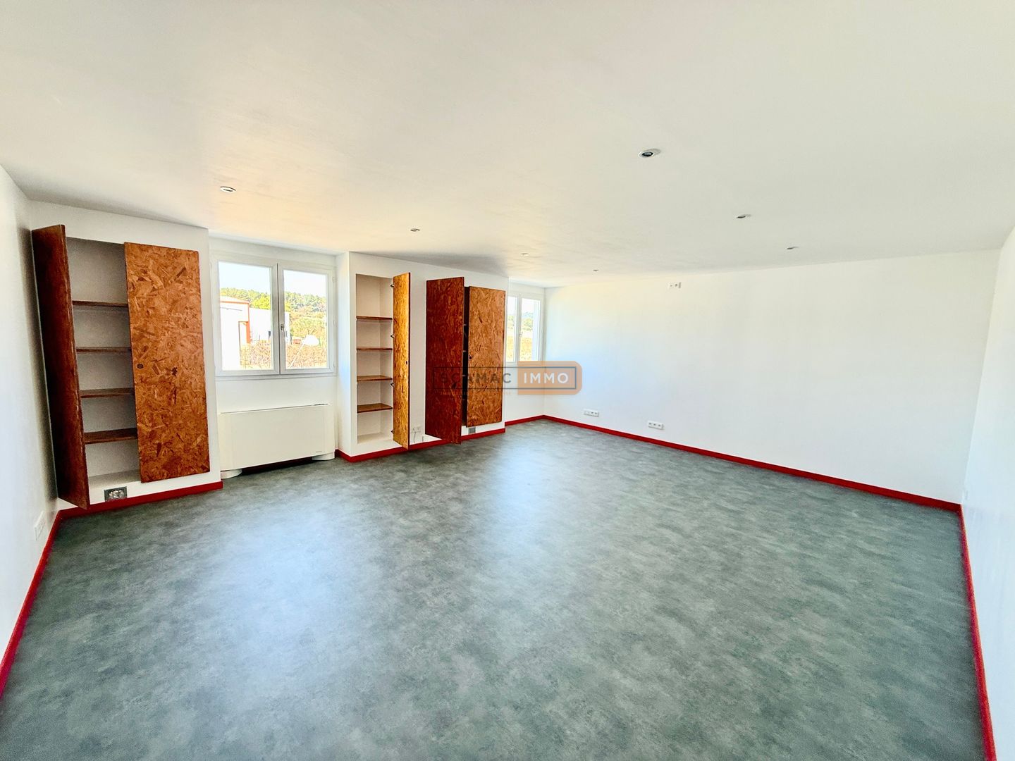 local d'activités de 60m², Le Muy (Var)