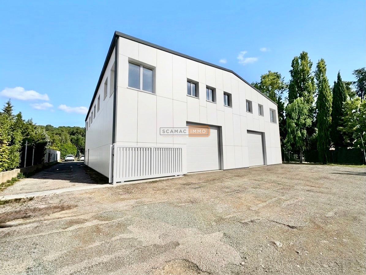 local d'activités de 765m², Le Muy (Var)