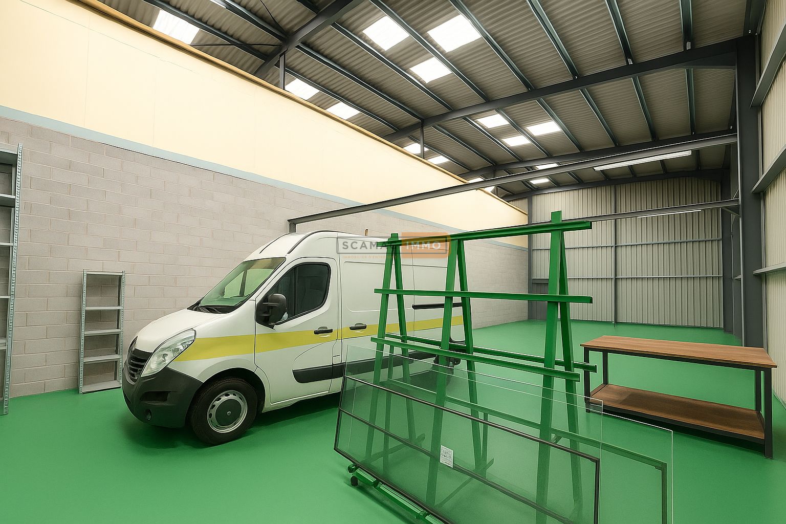 local d'activités de 765m², Le Muy (Var)