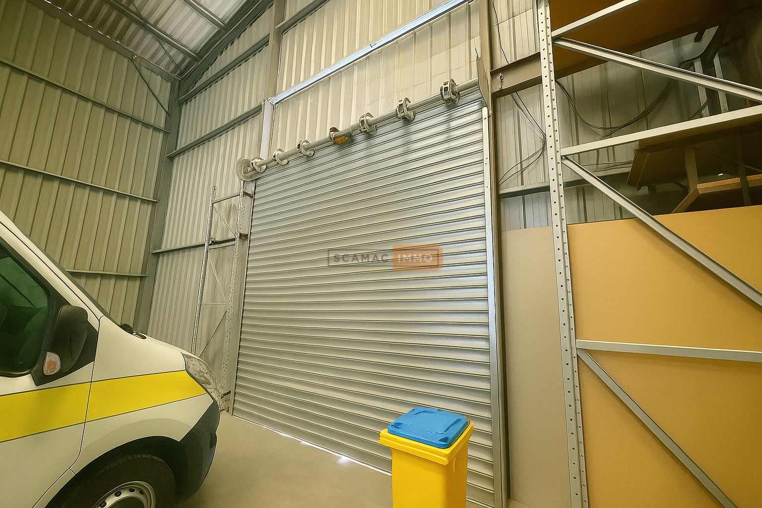 local d'activités de 765m², Le Muy (Var)