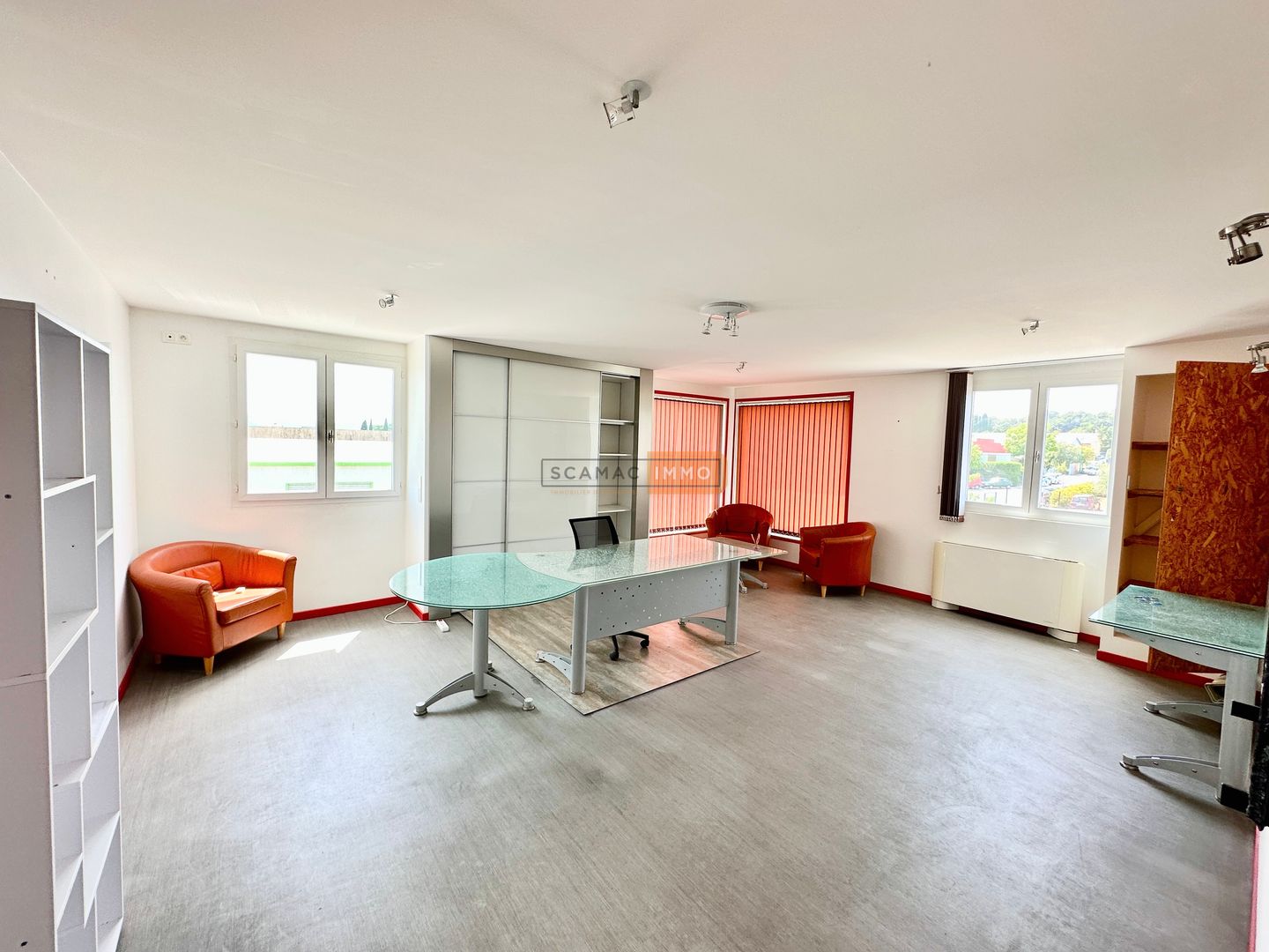 local d'activités de 765m², Le Muy (Var)