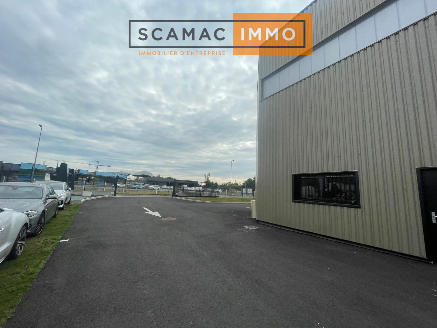 local d'activités de 632m², Étréchy (Essonne)