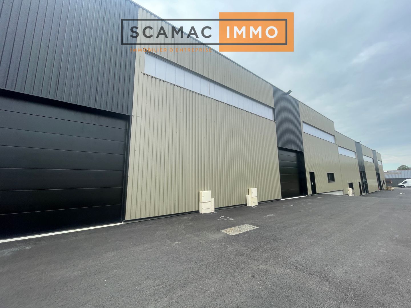 local d'activités de 934m², Étréchy (Essonne)
