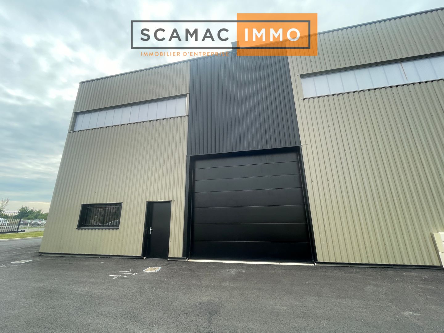 local d'activités de 934m², Étréchy (Essonne)