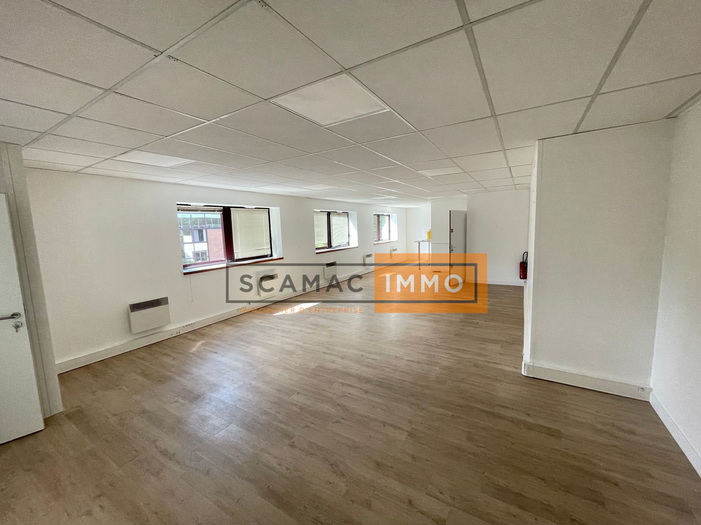 local d'activités de 330m², Saint-Ouen-l'Aumône (Val-d'Oise)