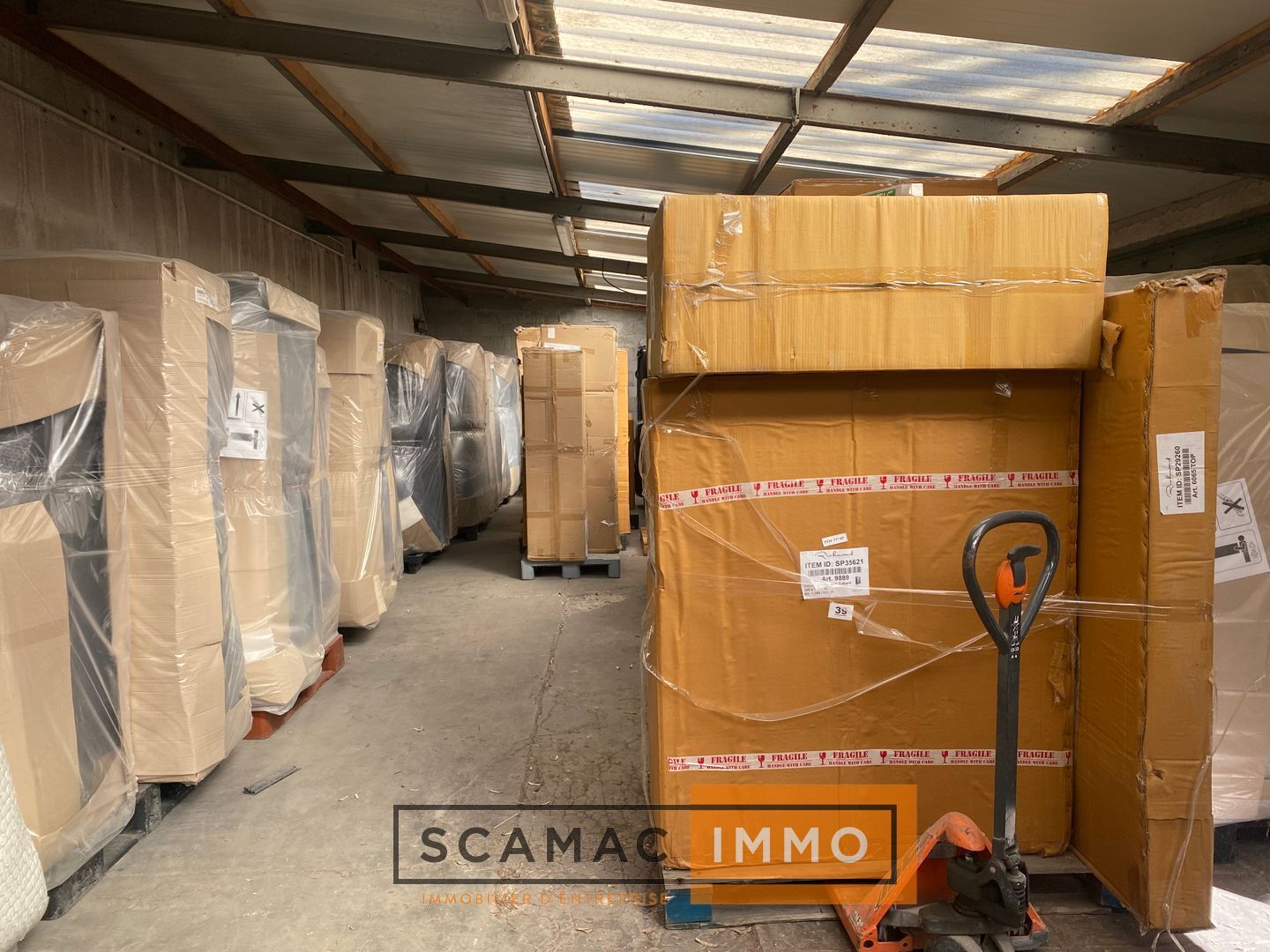 entrepôt de 641m², Gardanne (Bouches-du-Rhône)