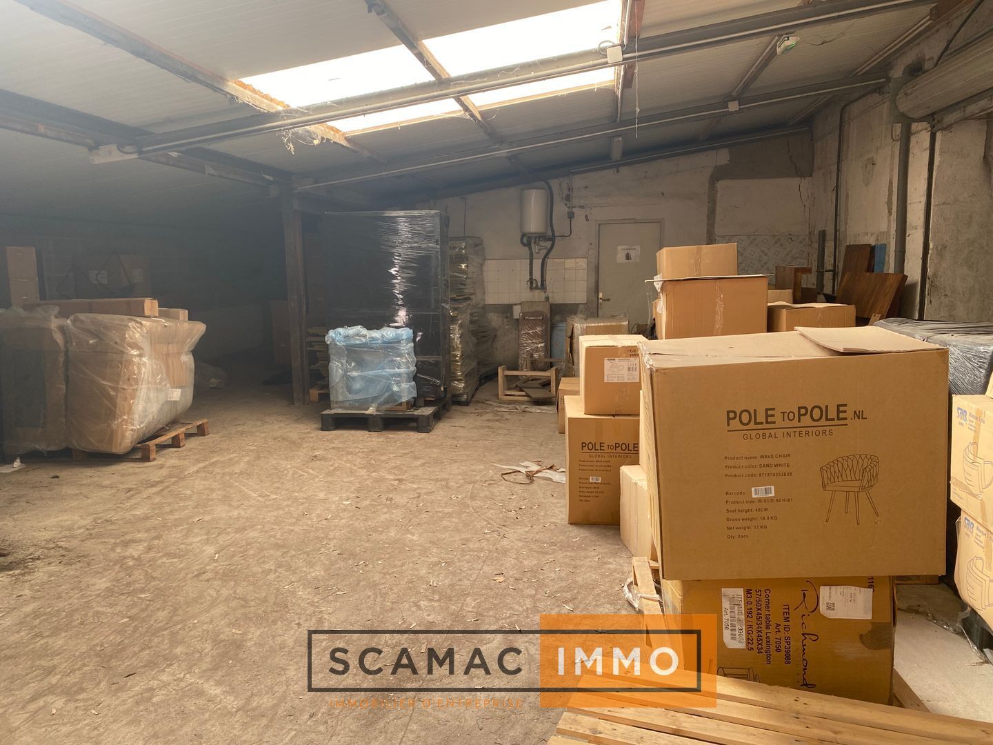 entrepôt de 641m², Gardanne (Bouches-du-Rhône)