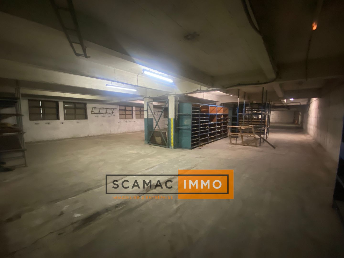 entrepôt de 643m², Gardanne (Bouches-du-Rhône)