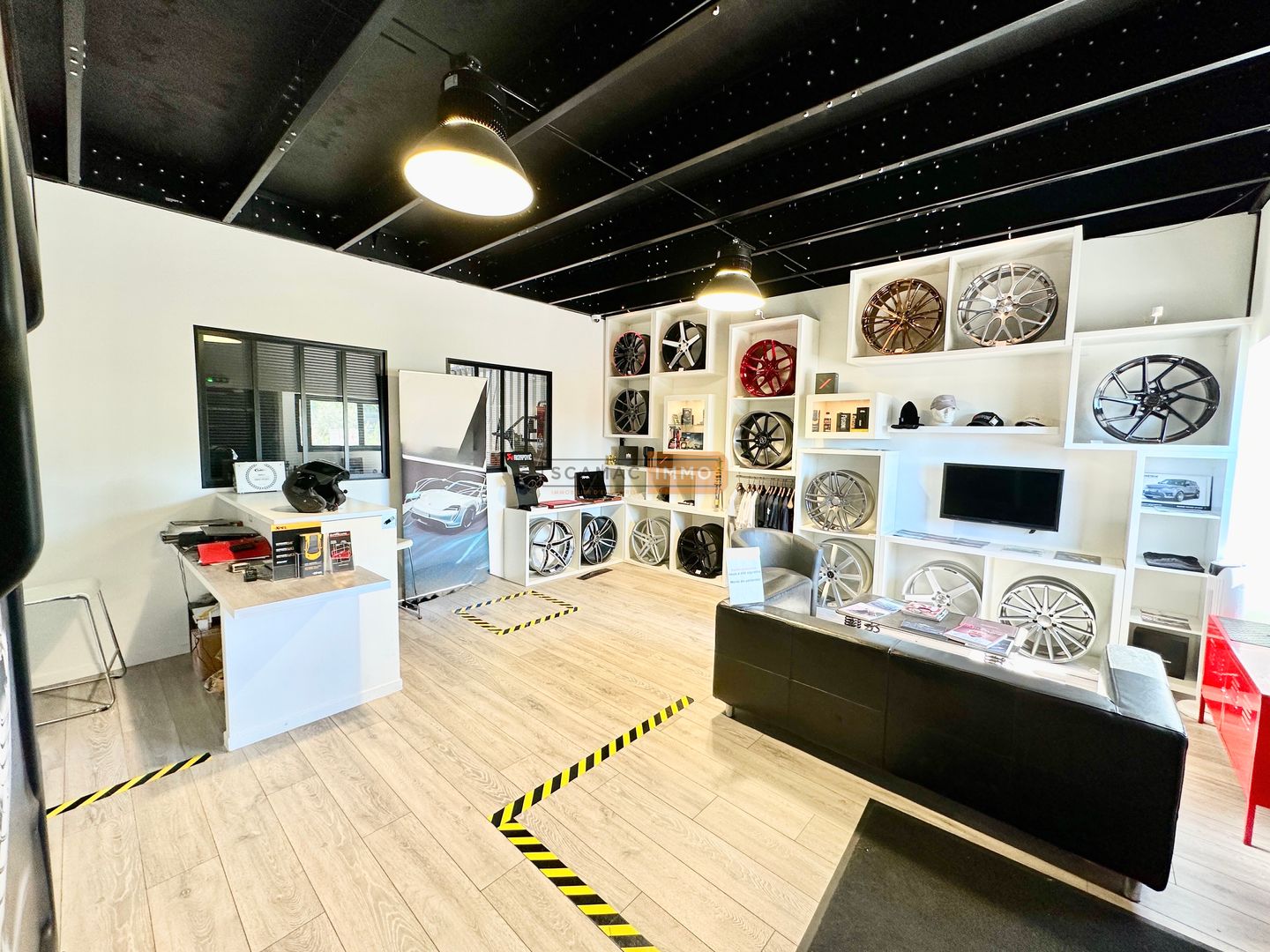 entrepôt de 270m², Fréjus (Var)