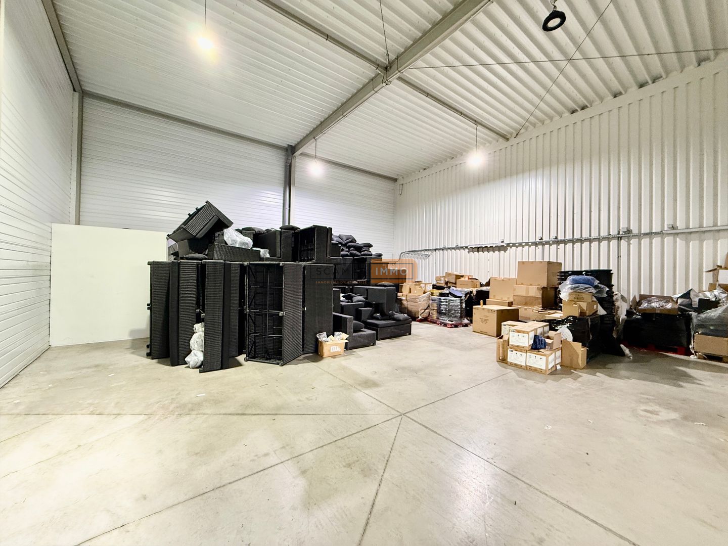 entrepôt de 270m², Fréjus (Var)