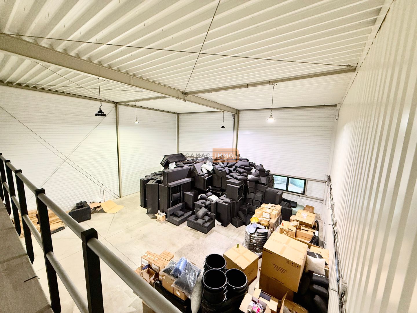 entrepôt de 270m², Fréjus (Var)