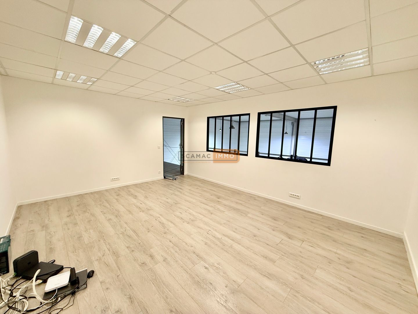 entrepôt de 270m², Fréjus (Var)