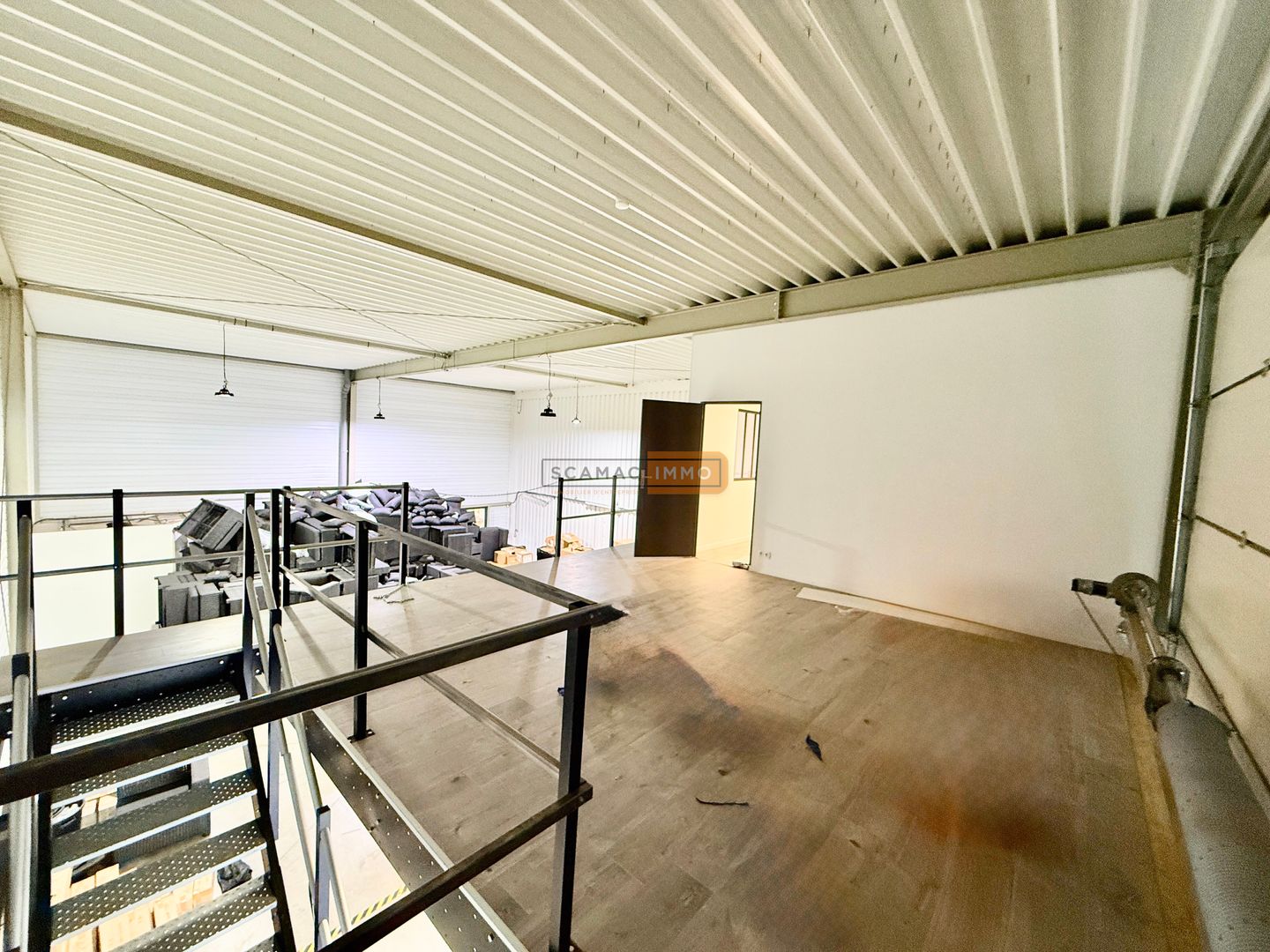 entrepôt de 270m², Fréjus (Var)