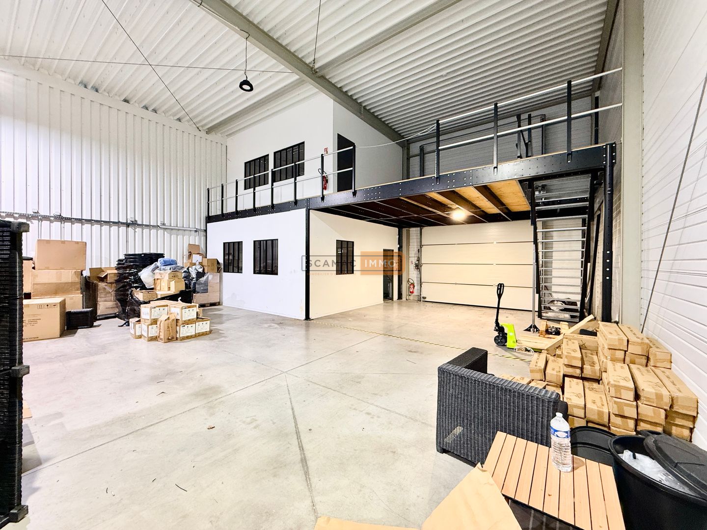 entrepôt de 270m², Fréjus (Var)