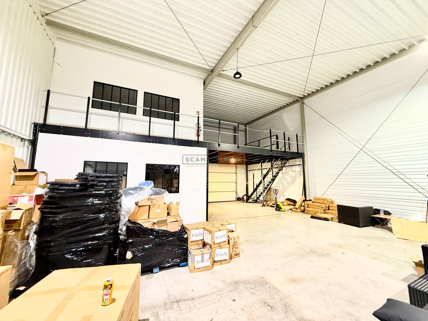 entrepôt de 270m², Fréjus (Var)