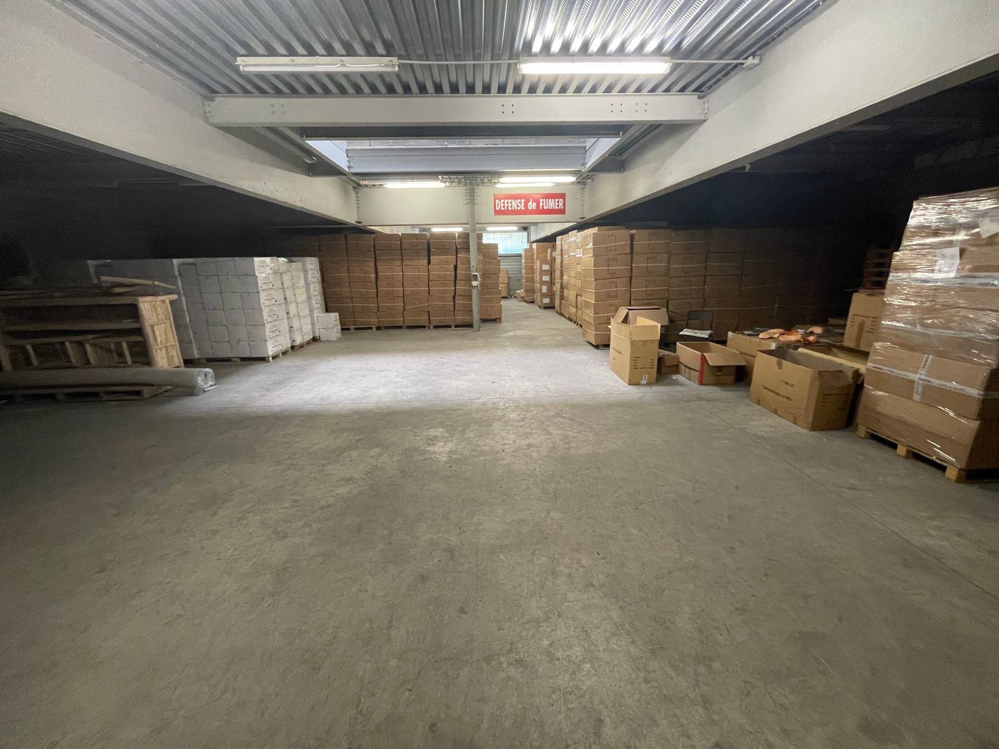 entrepôt de 550m², Aubagne (Bouches-du-Rhône)