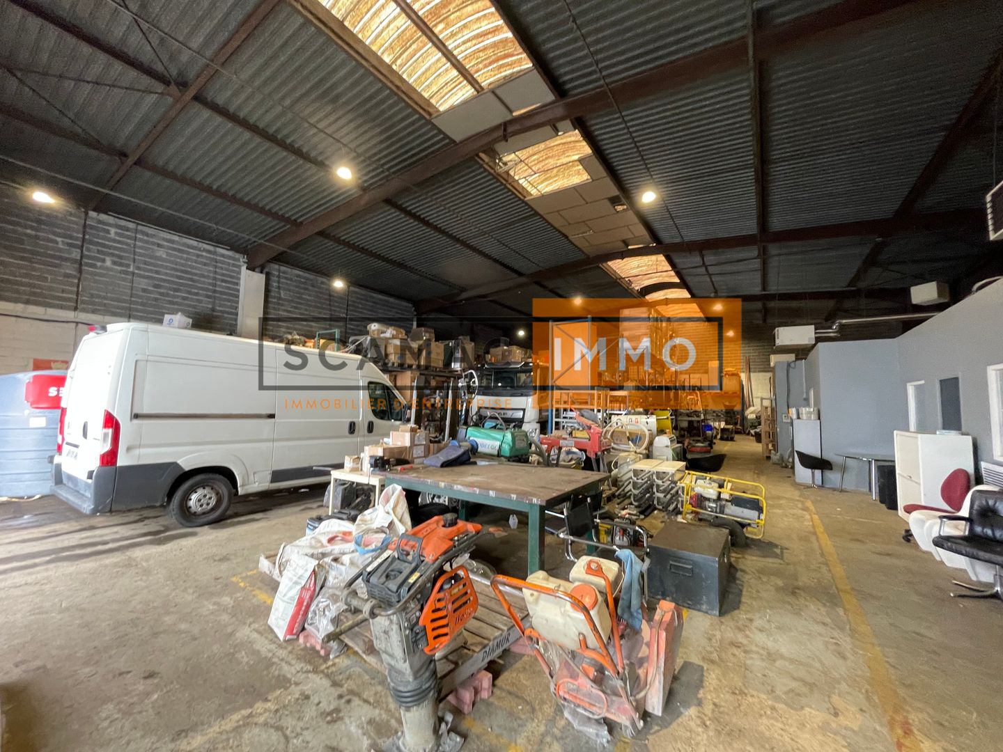 local d'activités de 680m², Seclin (Nord)