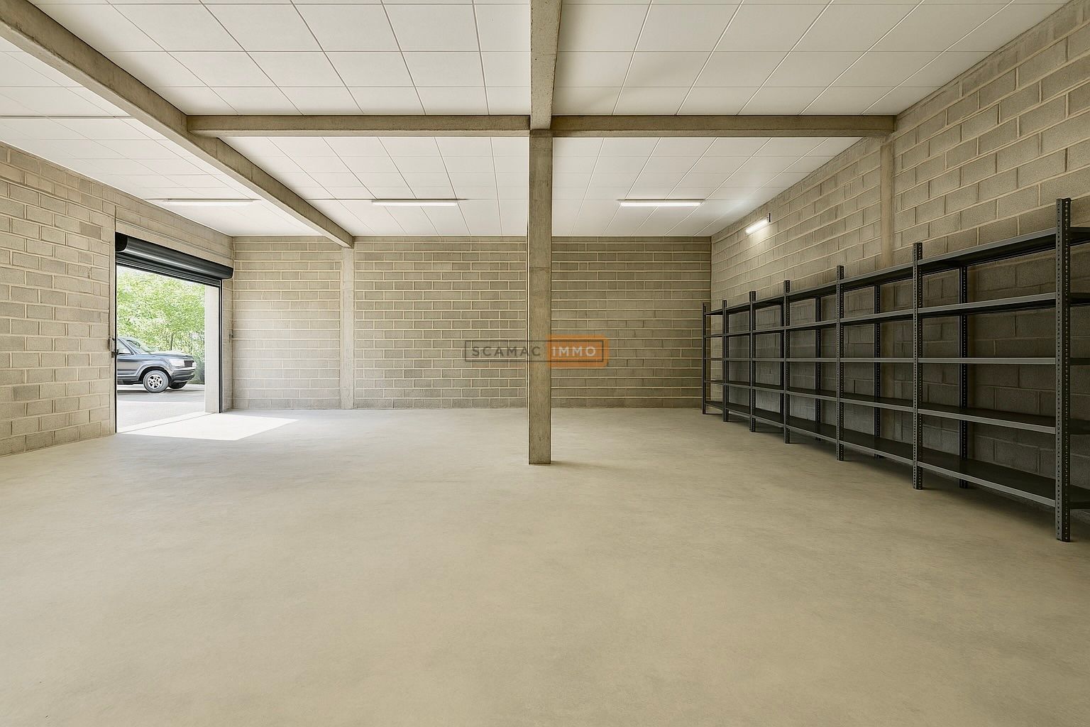 entrepôt de 220m², Fréjus (Var)