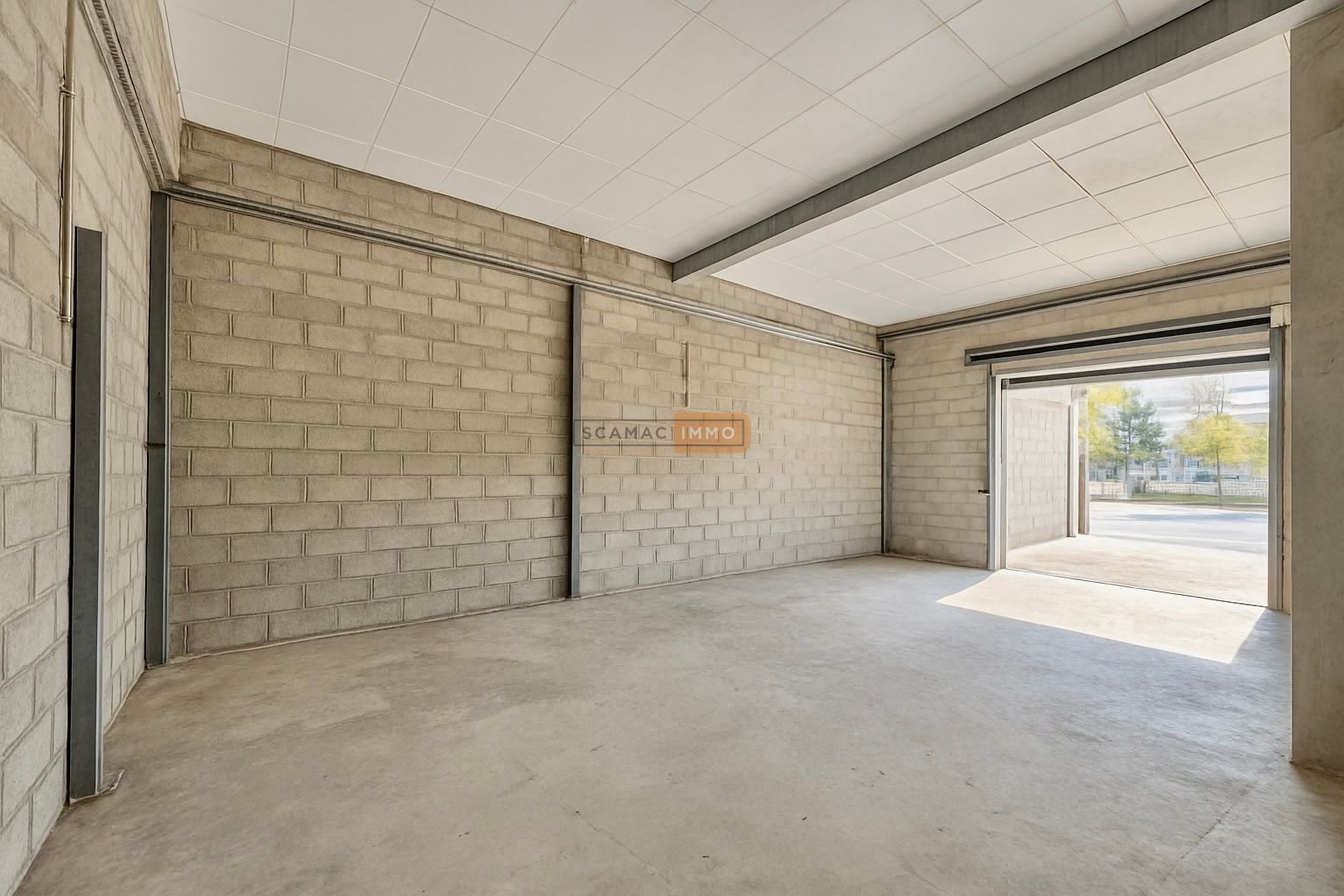 entrepôt de 110m², Fréjus (Var)