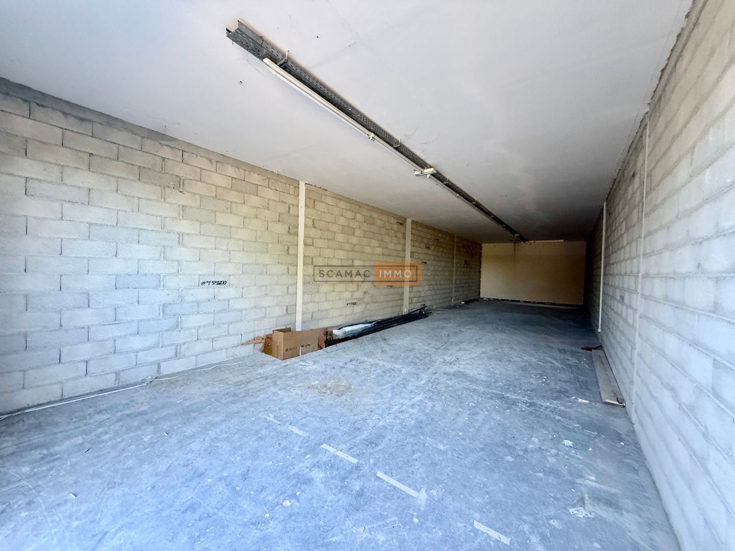 entrepôt de 110m², Fréjus (Var)