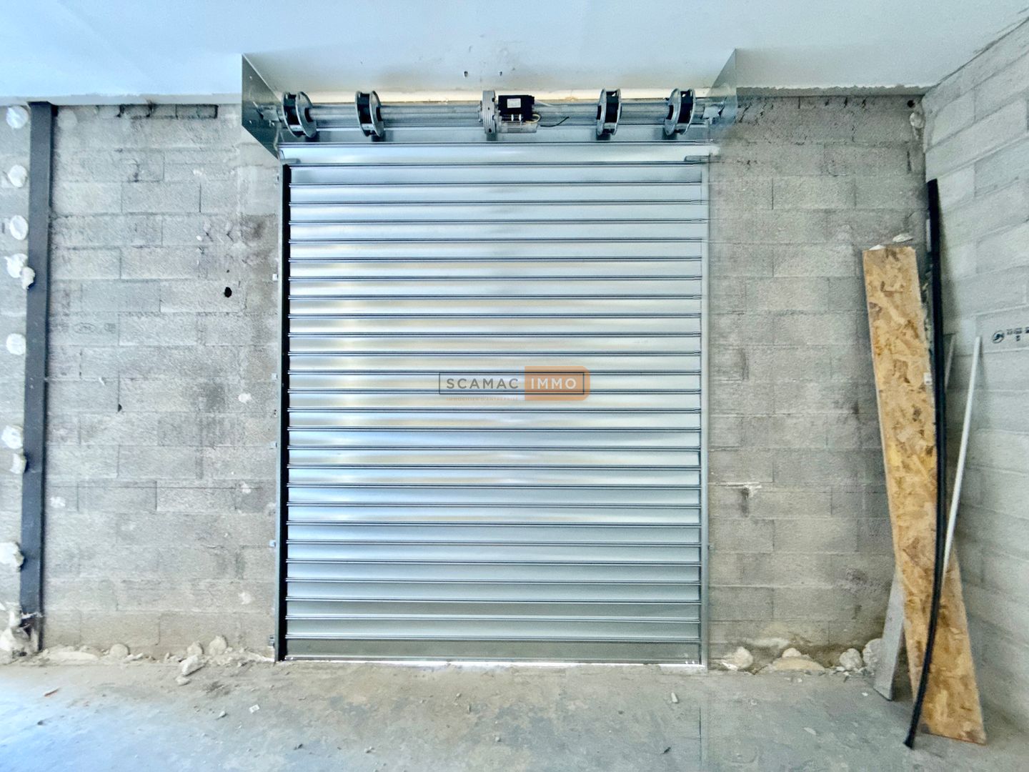 entrepôt de 110m², Fréjus (Var)