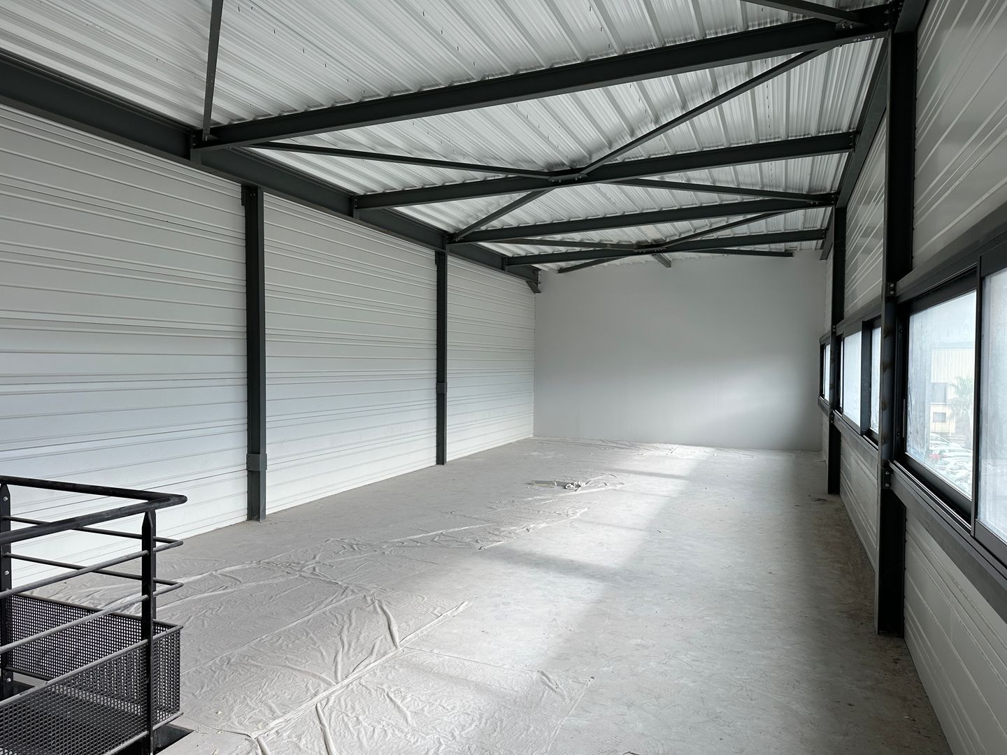bureau de 150m², Puget-sur Argens (Var)